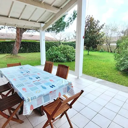 House With Garden Near The Beach Casa de Férias